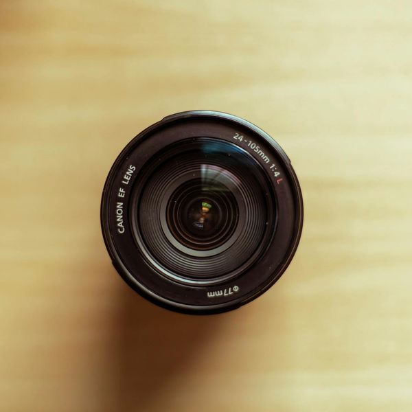 Abstract image representing focus and visual clarity with lavender lines.